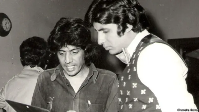 چندرا باروٹ کے ساتھ ایک سین پر غور کرتے ہوئے