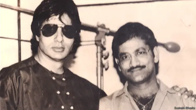 گلوکار سودیش بھونسلے کے ساتھ امیتابھ