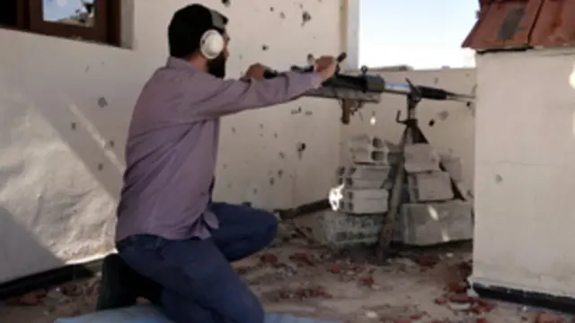 تضاؤل احتمالات التدخل الامريكي وانقسام المعارضة شجعا نظام الاسد على الامساك بزمام المبادرة