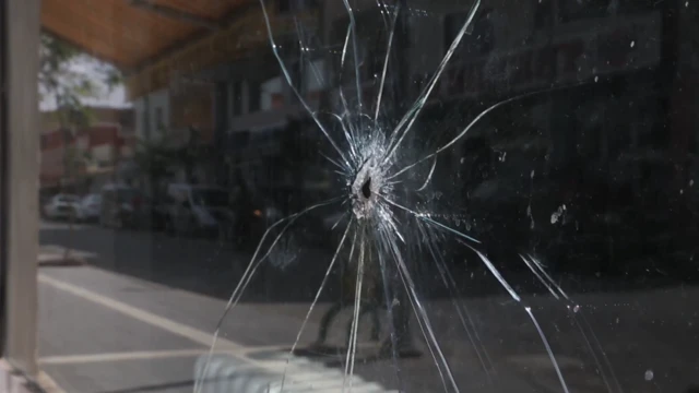 گلوله مستقیم از سوریه به شیشه بانکی در جیلان پنار اصابت کرده