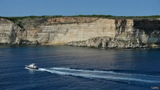 Берега острова Лампедуза
