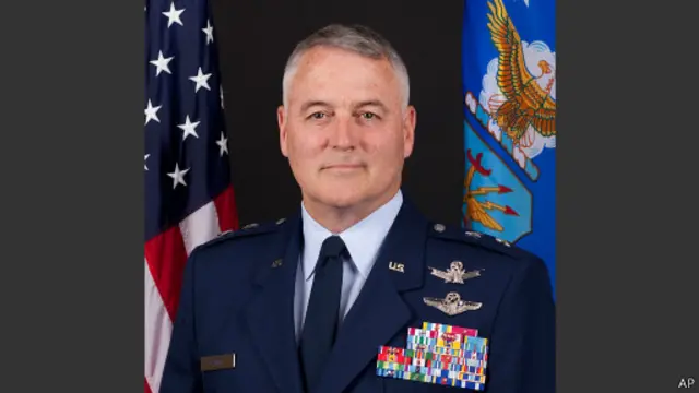 генерал Майкл Кэри