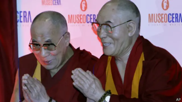 达赖喇嘛出席了为自己的蜡像揭幕的仪式(11/10/2013)