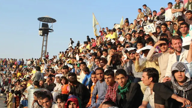 چارواکي وايي د یو شمېر لوبو لیدو ته د لوبغالي له ظرفیته او ځایه ډېر مینه وال ورغلي دي. 