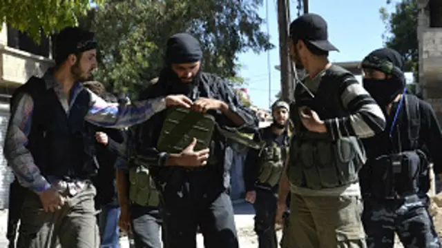 تكررت المعارك بين الأكراد ومقاتلي الدولة الإسلامية في العراق والشام شمال شرق تركيا