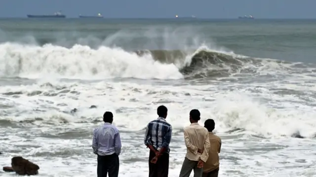 قدرتی آفات سے نمٹنے کے ادارے کے اہل کار سوریا نارائن پترا نے ایک مقامی ٹی وی چینل سے بات کرتے ہوئے کہا تھا کہ ’ہم قدرت سے نمٹنے کی کوشش کر رہے ہیں۔ ہم اس مرتبہ بہتر انداز میں تیار ہیں۔ ہم نے 1999 سے بہت کچھ سیکھا ہے۔‘