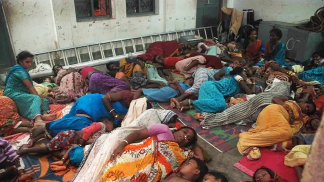 اڑیسہ میں حکام کا کہنا ہے کہ وہ ممکنہ متاثرہ افراد کے لیے عارضی پناہ گاہیں تیار کر رہے ہیں