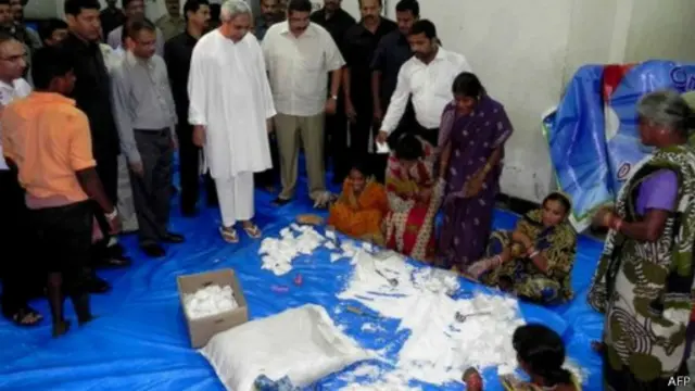 Persiapan darurat dilakukan di Orissa dan Andhra Pradesh, berupa pembagian obat-obatan dan makanan.