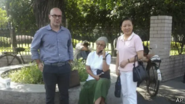 美国人权活动家克内斯、医生马库斯和中国人权活动家朱虞夫的太太