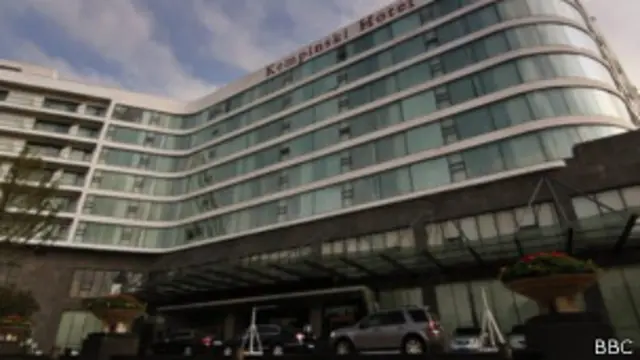 पड़ताल के समय केम्पिंस्की के इस होटल के बेसमेंट में स्थित निजी स्पा में 10 सेक्स वर्कर मौजूद थीं.