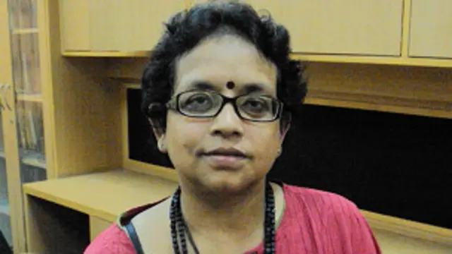 नंदिता दत्ता मिरांडा हाउस में अर्थशास्त्र की शिक्षिका हैं.