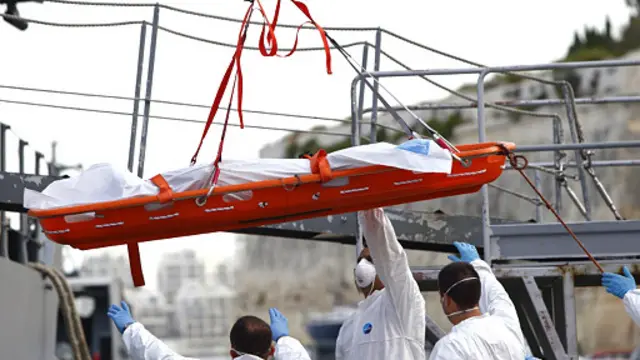 جثث ضحايا القارب 