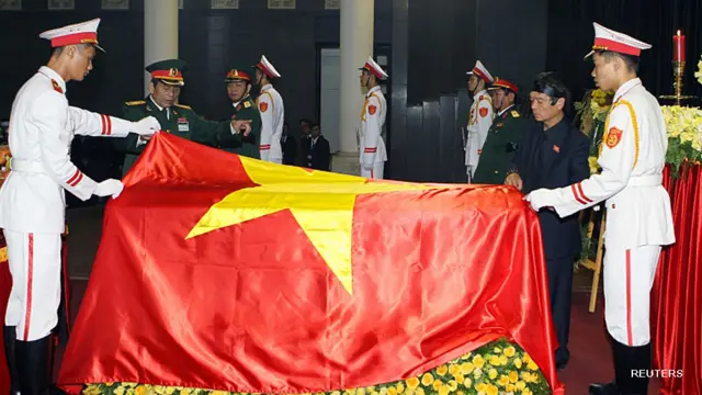 Para muchos vietnamitas el anciano general era una figura de la estatura del desaparecido Ho Chi Minh, el líder comunista de la lucha independentista de la nación asiática.