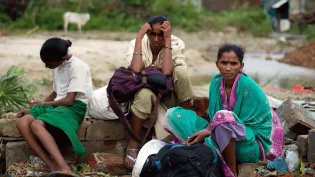 غریب طبقے سے تعلق رکھنے والے کچھ لوگوں کی زندگی بھر کی کمائی یہ طوفان اپنے ساتھ لے گیا ہے۔