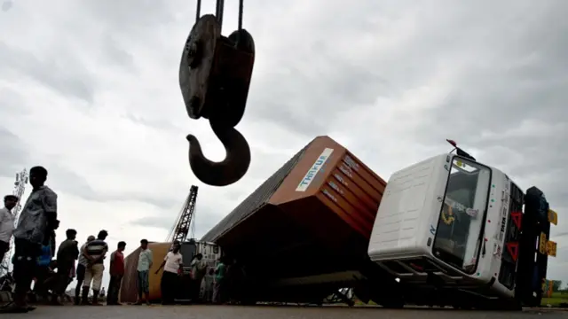 بھارتی ریاست اڑیسہ میں سمندری طوفان سے خاصی تباہی ہوئی ہے۔