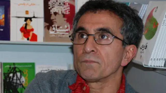 به گفته آقای معروفی وزارت ارشاد ایران همچنان به "خط قرمزها" پای‌بند است