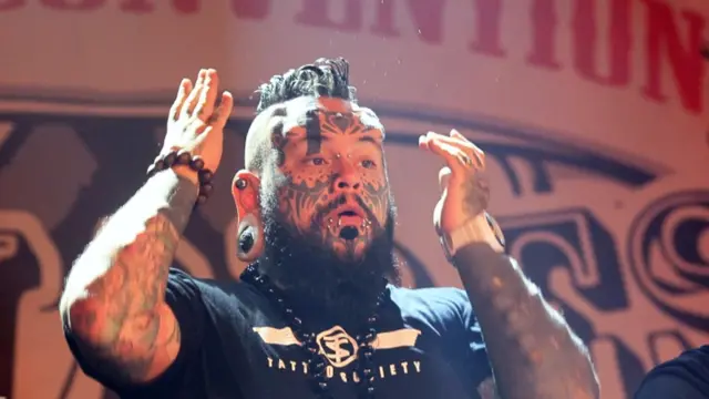 اس کنونشن کی جیوری کے ممبر ایمیلیو گونزالز۔