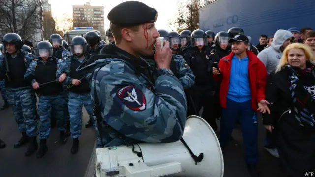 Полиуретанды порнографиялық мүсіншелер