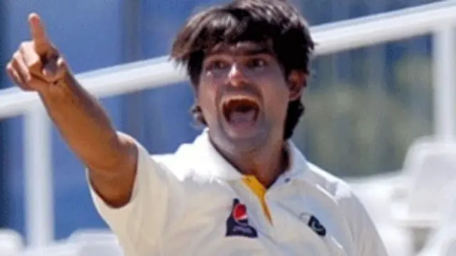 محمد عرفان نے دوسرے دن پاکستان کو لنچ سے قبل واحد کامیابی دلوائی