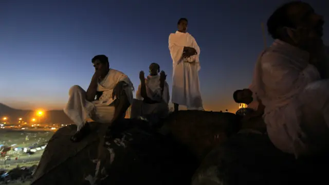 سعودی وزیر داخلہ پرنس محمد بن نیف کا کہنا تھا کہ اس سال بیرون ملک کے حجاج کرام کی کل تعداد تقریباً تیرہ لاکھ اناسی ہزار ہے جبکہ یہ تعداد گزشتہ سال ساڑھے سترہ لاکھ تھی۔