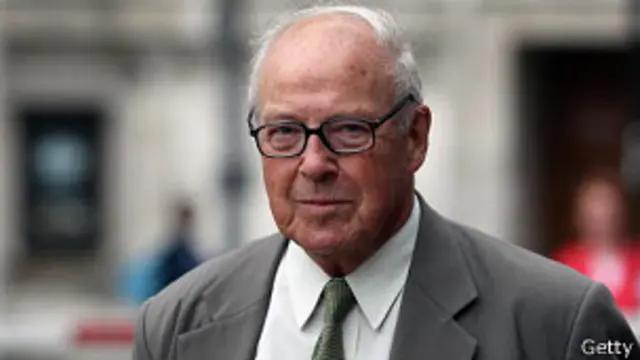 هانس بلیکس می گوید حاضر نیست درباره عملکرد محمدالبرادعی و یوکیا آمانو جانشینانش در آژانس بین المللی انرژی اتمی قضاوت کند.