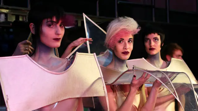 एनिग्मा, ऑल्टरनेटिव हेयर शो, रॉयल अल्बर्ट हॉल, लंदन, मॉडल्स