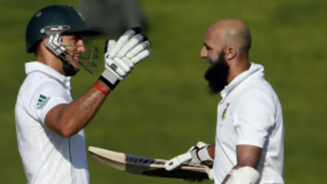 ہاشم آملہ پہلی اننگز میں ناکامی کا ازالہ کرنے کی کوشش میں کامیاب رہے ہیں