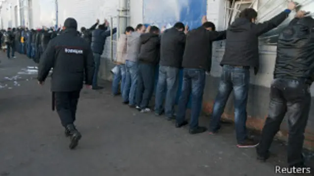 Задержание мигрантов на овощной базе в Бирюлеве