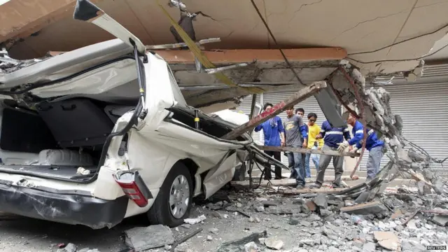 یہ زلزلہ مقامی وقت کے مطابق آٹھ بج کے بارہ منٹ پر آیا اور اس دن ملک میں عام تعطیل تھی