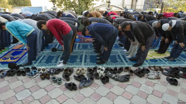 Олма-Отадаги Ҳайит намози адо этилиши.