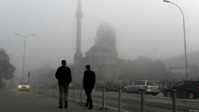 Эрта тонгда масжидга йўл олган косоволиклар.