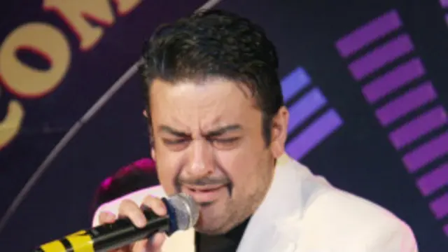 نوٹس میں پولیس نے ان سے یہ بھی جاننا چاہا ہے کہ کیا انہوں نے اپنے ویزے کی توسیع کے لیے درخواست دی ہے