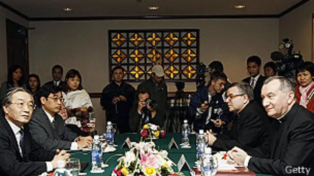 Pietro Parolin y Nguyen The Doanh