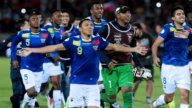 Ecuador perdió en Santiago, pero igual avanzó al Mundial 2014 cumpliendo con la promesa que le hicieron a Chucho Benítez, quien formó parte de la selección y falleció este año.
