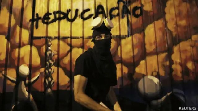 Black Blocs foram às ruas em São Paulo. Foto: Reuters