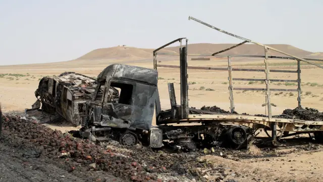 مخالفان مسلح دولت معمولا کاروان‌های سوخت ناتو را به آتش می‌کشند.