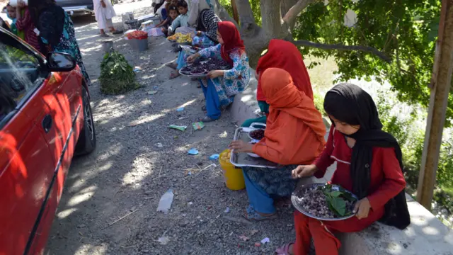 بیشتر فروشنده‌ها در اینجا کودکانند.