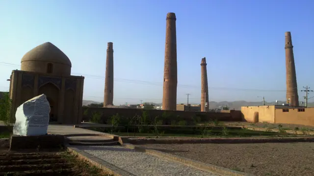 هرات در غرب افغانستان از ولایتی هم مرز با ایران است.