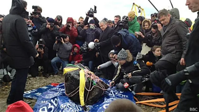 Parte de meteoro que caiu sobre cidade russa em fevereiro