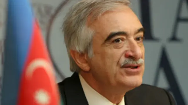 Polad Bülbüloğlu Rusiyanın “Moskovski Komsomolets” qəzetinə müsahibəsində