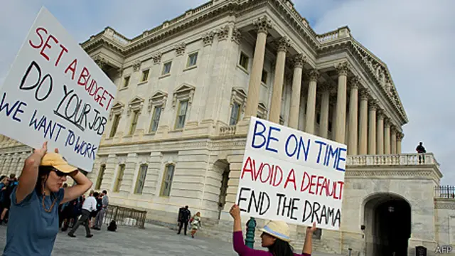 Protesta de trabajadores federales cesados