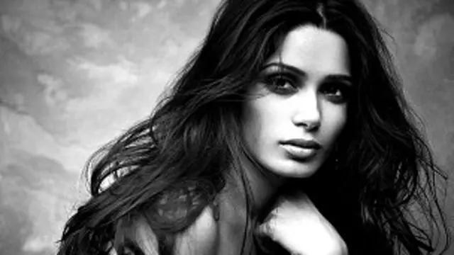 فریدہ پنٹو نے فلم ’سلم ڈاک ملینئیر‘ سے شہرت حاصل کی