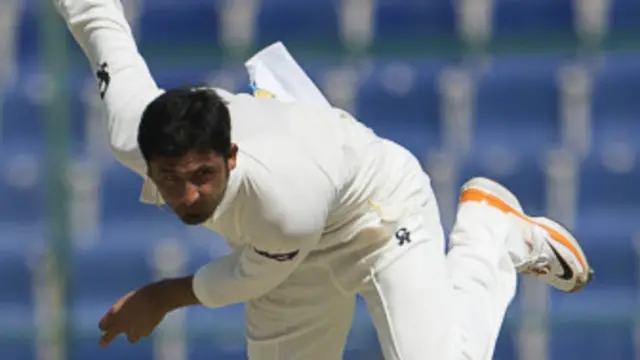 جنید خان نے ڈینجرمین ایب ڈی ولئیرز کو آؤٹ کیا