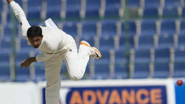 جنید خان ان چھ کھلاڑیوں کی فہرست میں شامل ہیں جن کے پاس اے کیٹگری کنٹریکٹ ہے