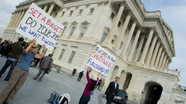 Phản đối việc đóng cửa chính phủ trước Hạ viện