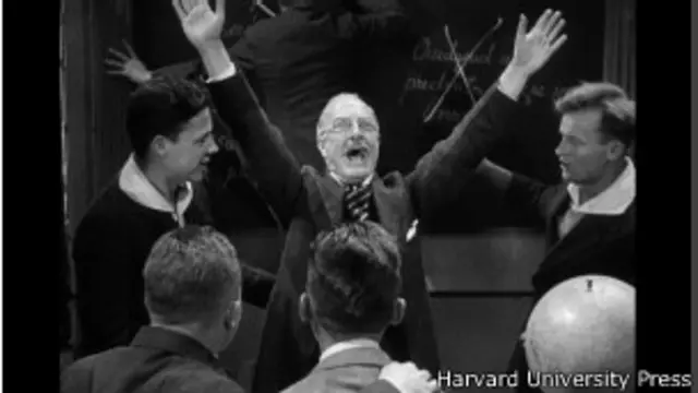 Сцена из фильма "На Западном фронте без перемен" (1930): учитель призывает учеников вступить в германскую армию.