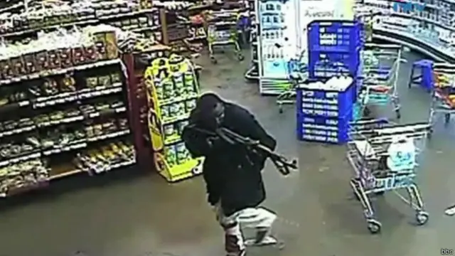 बीबीसी संवाददाता गैब्रिएल गेटहाउस ने खुलासा किया था कि हमलावरों में से एक सोमाली मूल का नार्वेजीयाई नागरिक था.