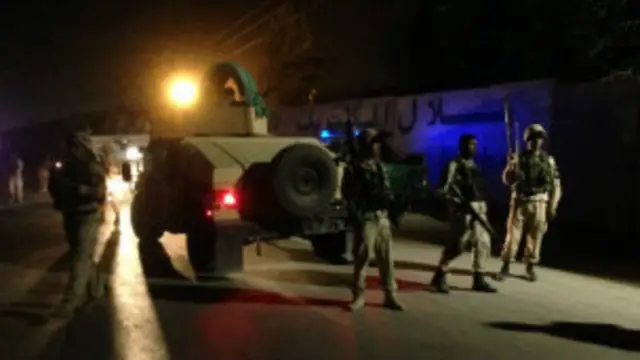 راپورونه وايي له چاودنې وروسته د ډزو غږونه هم اورېدل شوي دي.