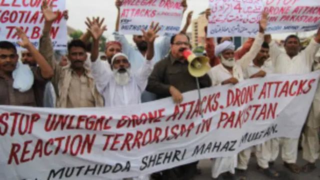 抗議美國的無人駕駛飛機轟炸導致平民傷亡。