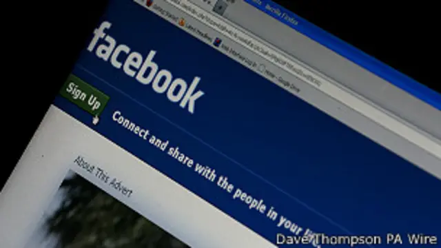 ऑनलाइन, सोशल नेटवर्किंग